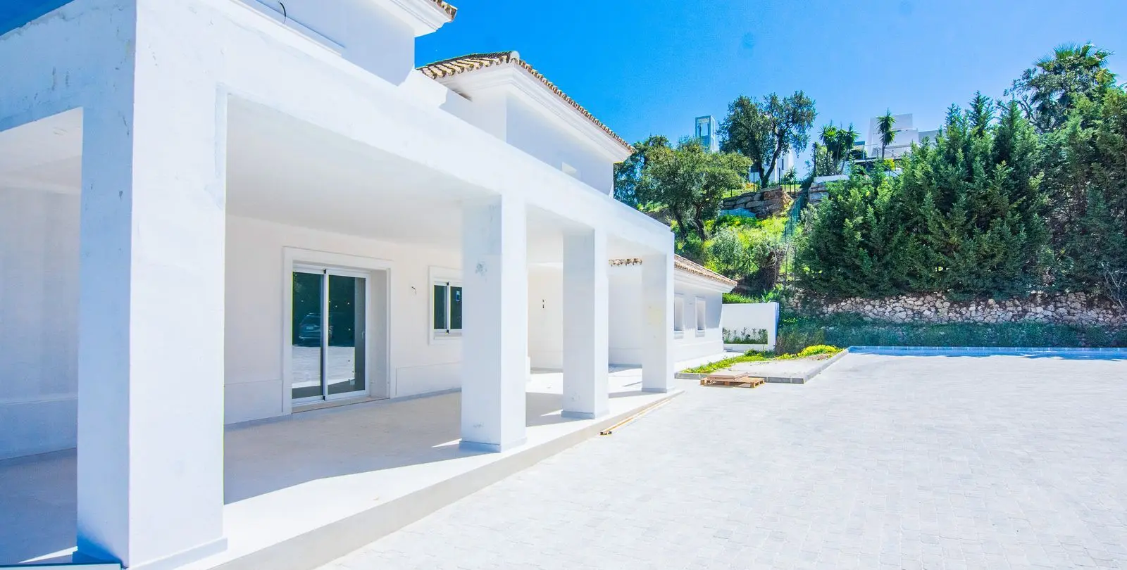 Sale of detached villa in La Mairena 27