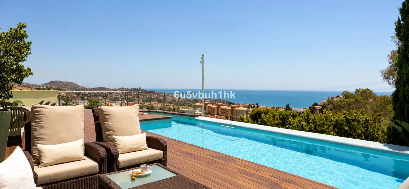 Venta de villa independiente en Málaga 0
