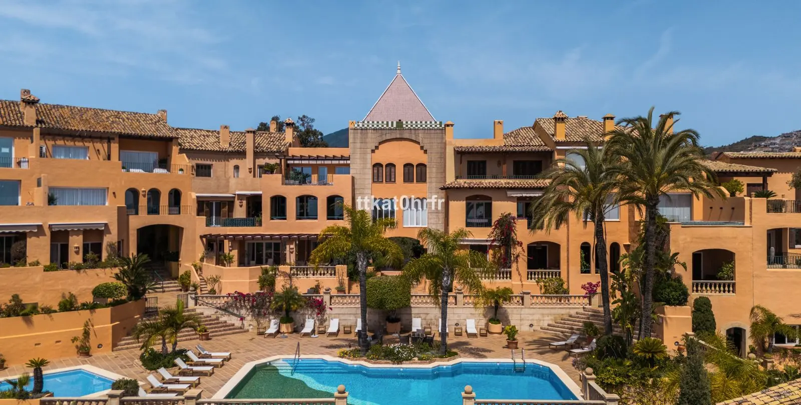 Sale of penthouse duplex in Nueva Andalucía 1