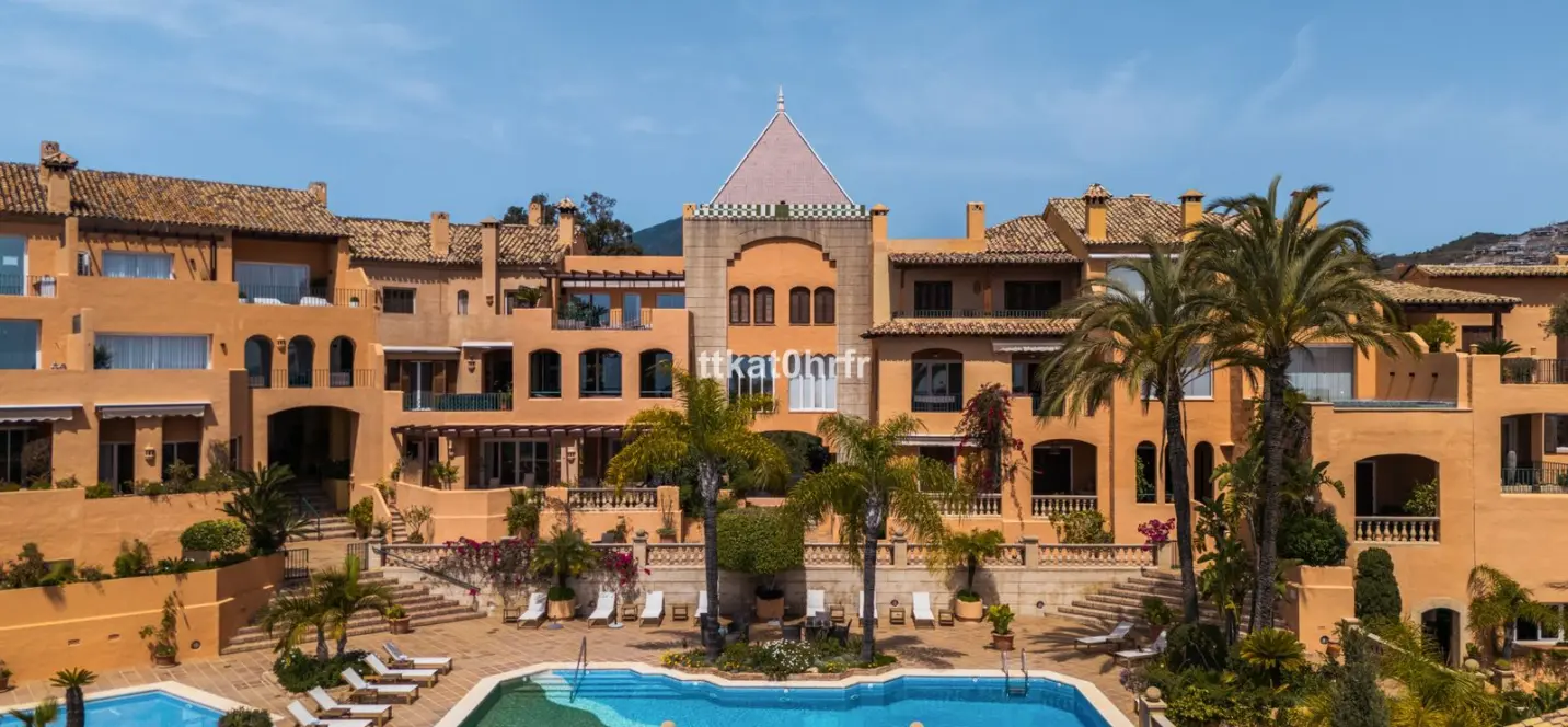 Venta de ático dúplex en Nueva Andalucía 0