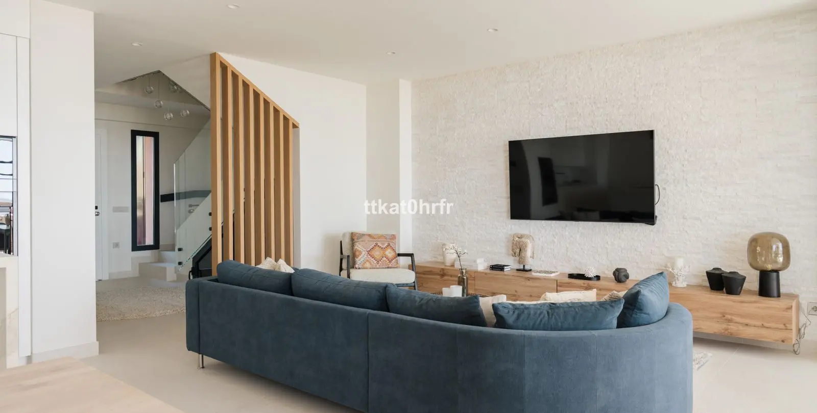 Sale of penthouse duplex in Nueva Andalucía 11