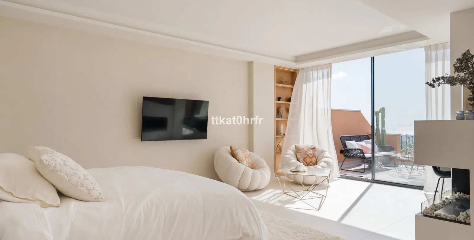 Sale of penthouse duplex in Nueva Andalucía 13