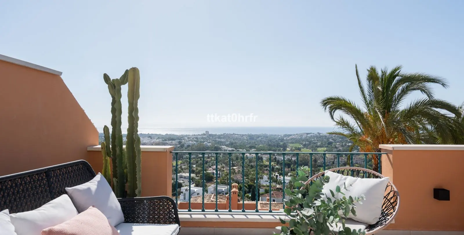 Sale of penthouse duplex in Nueva Andalucía 16