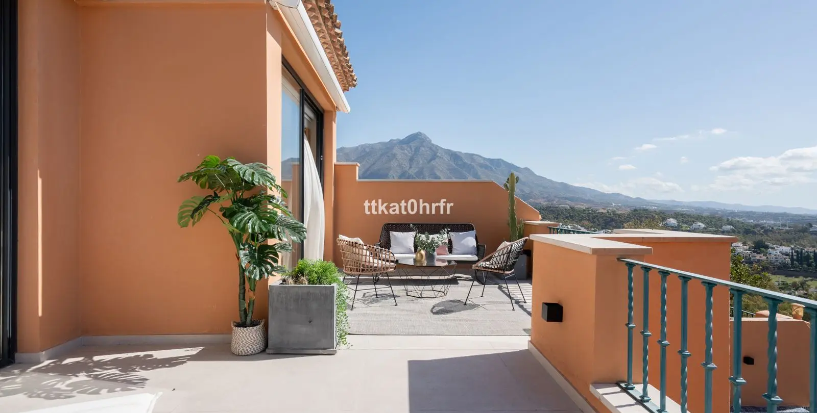 Sale of penthouse duplex in Nueva Andalucía 19