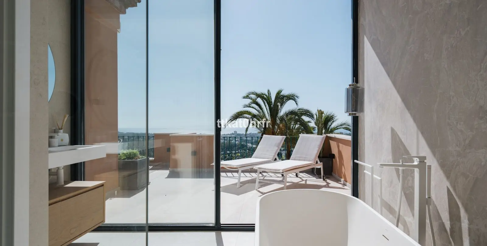 Sale of penthouse duplex in Nueva Andalucía 24