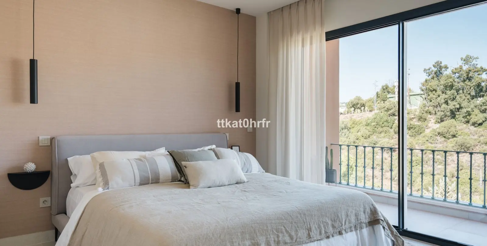 Sale of penthouse duplex in Nueva Andalucía 27