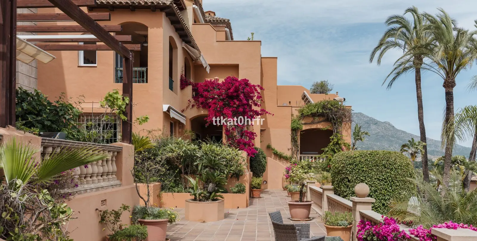 Sale of penthouse duplex in Nueva Andalucía 37