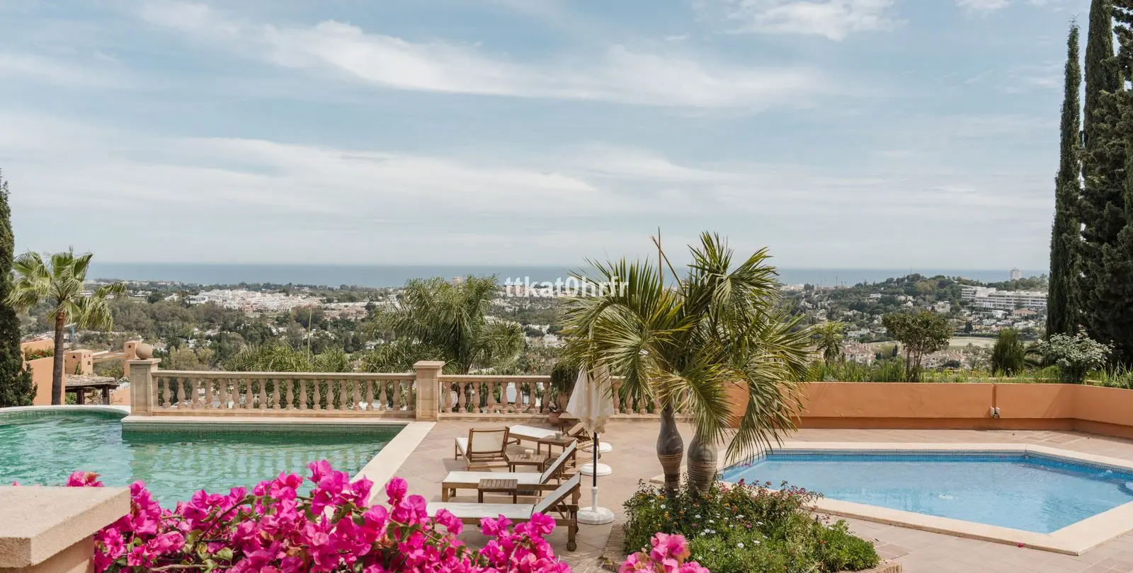 Sale of penthouse duplex in Nueva Andalucía 40
