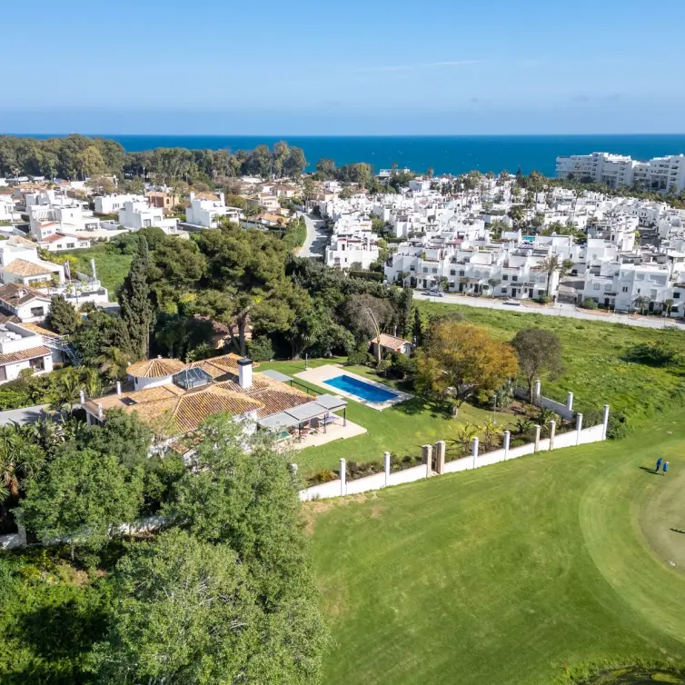 Venta de villa independiente en San Pedro de Alcántara