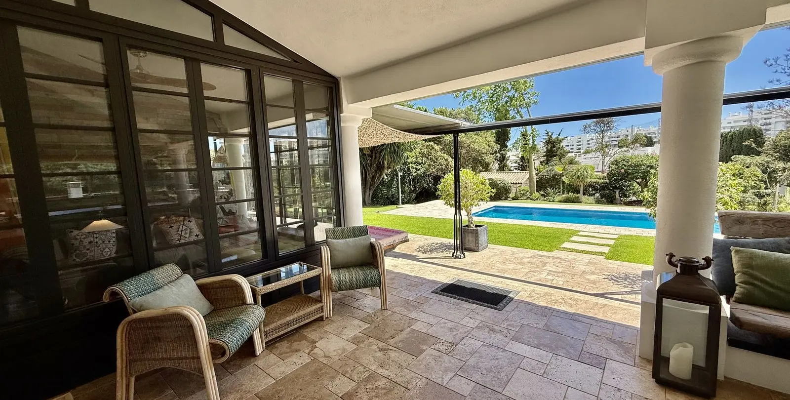 Venta de villa independiente en San Pedro de Alcántara 35