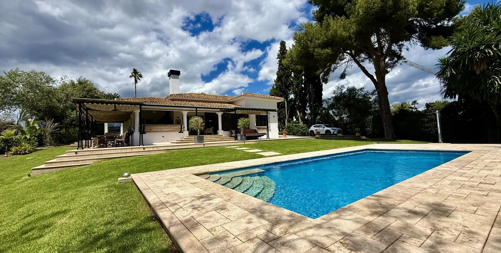 Venta de villa independiente en San Pedro de Alcántara 39
