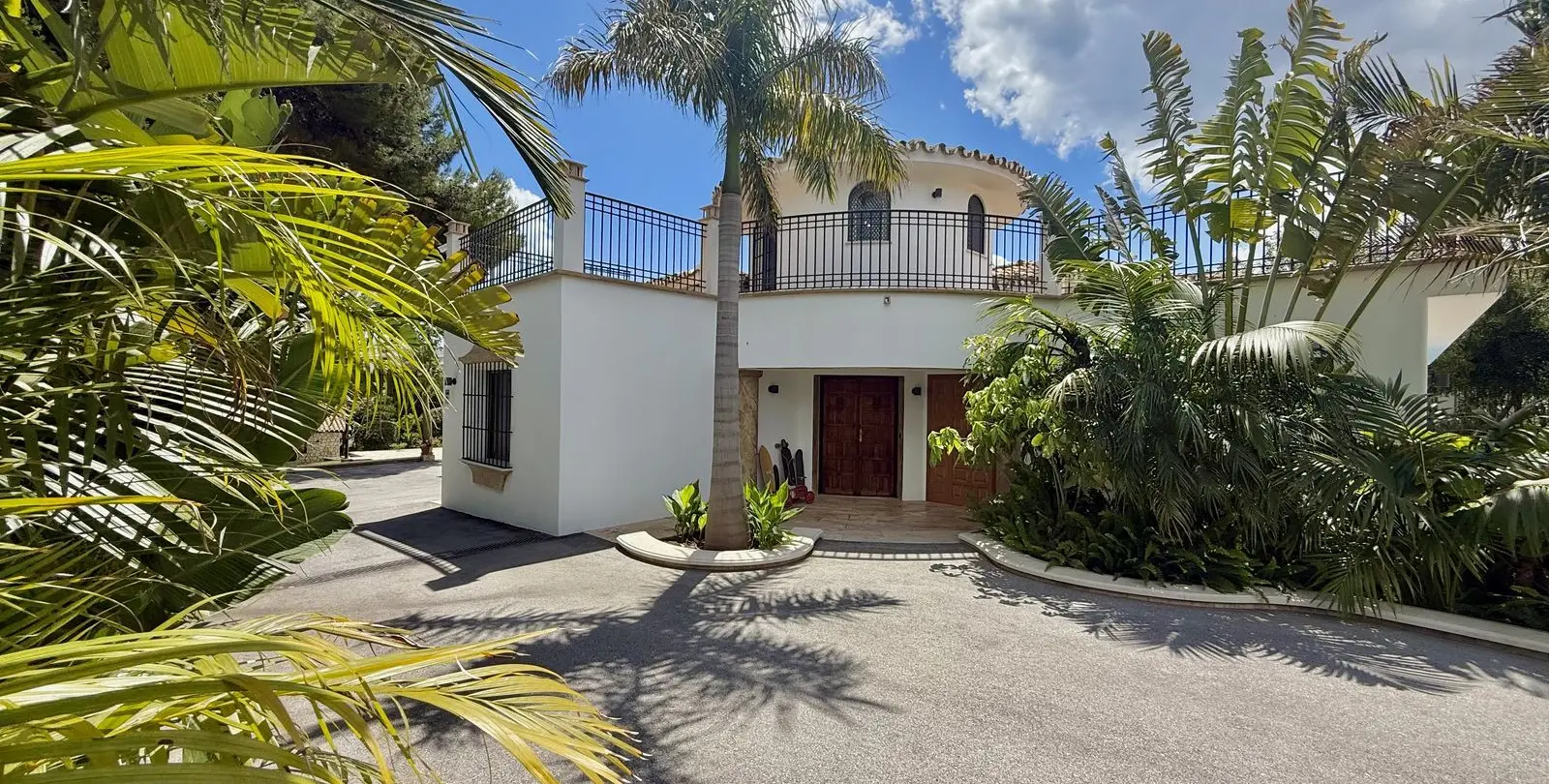 Venta de villa independiente en San Pedro de Alcántara 55