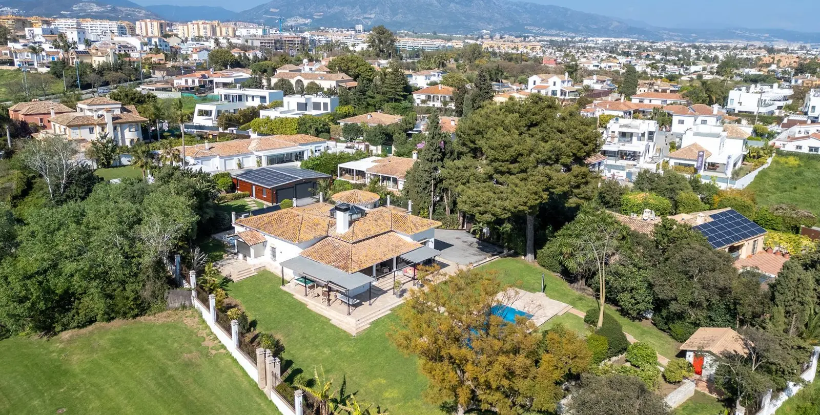 Venta de villa independiente en San Pedro de Alcántara 74