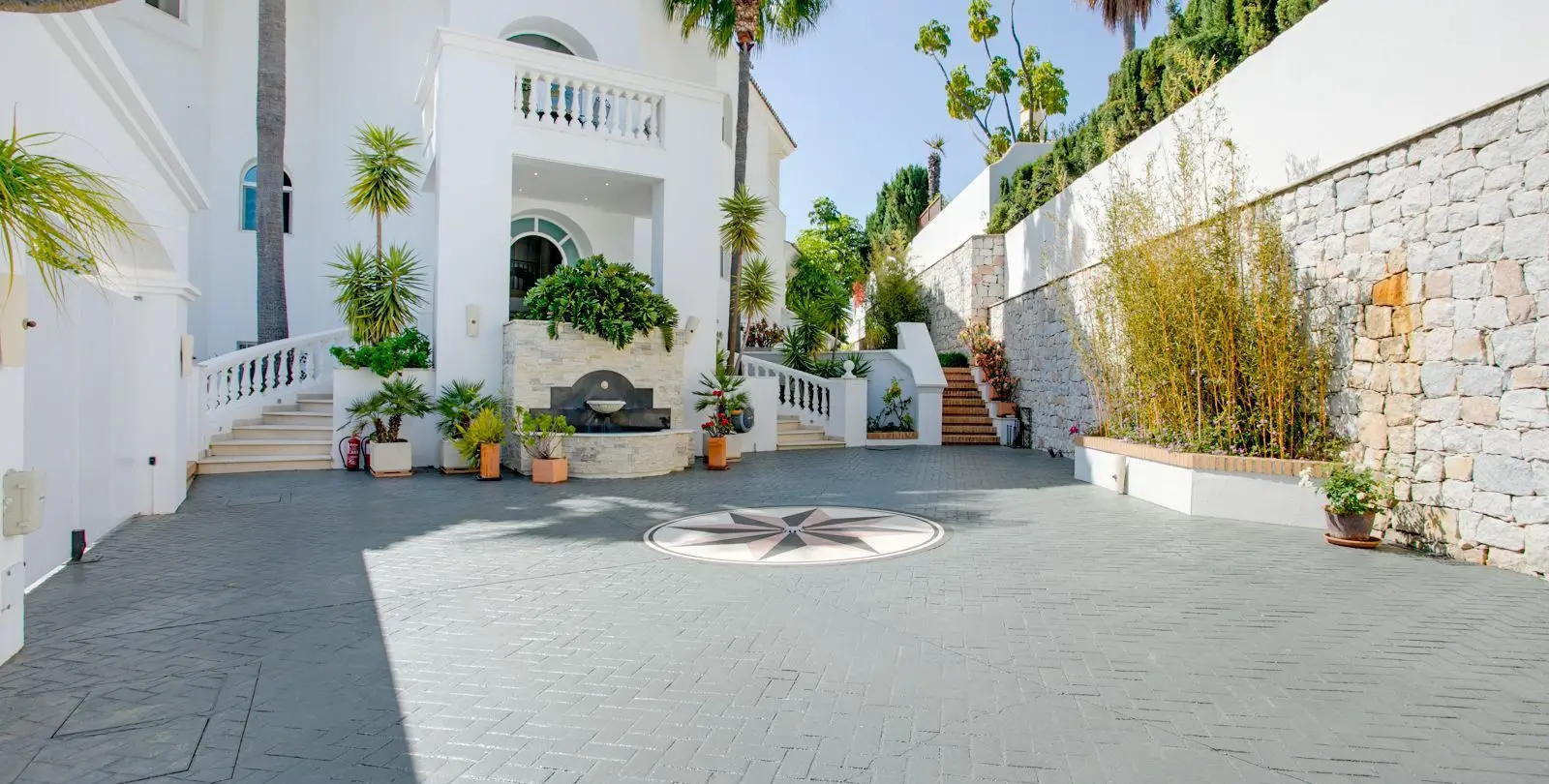Sale of detached villa in Benahavís 42