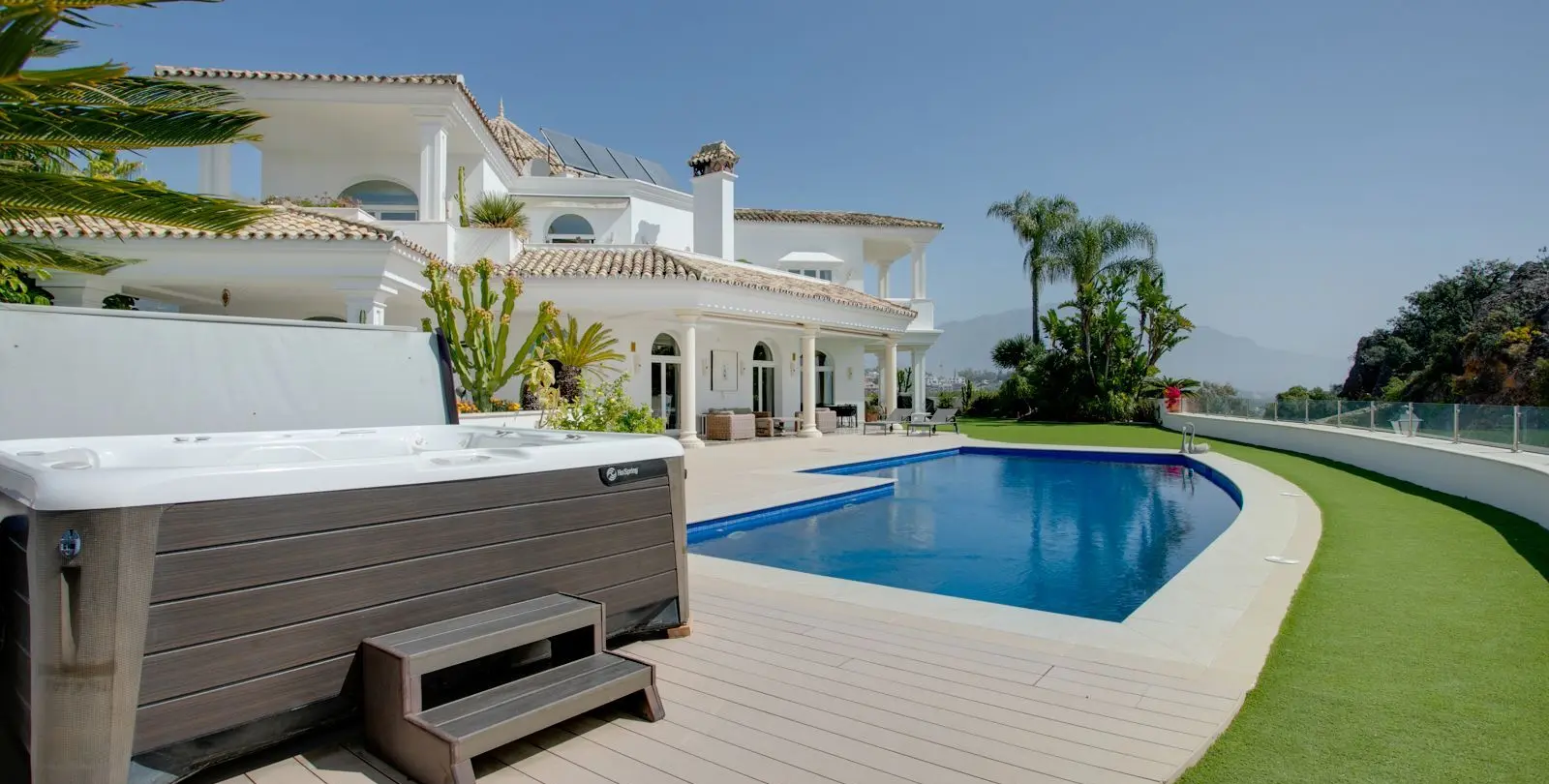 Sale of detached villa in Benahavís 48
