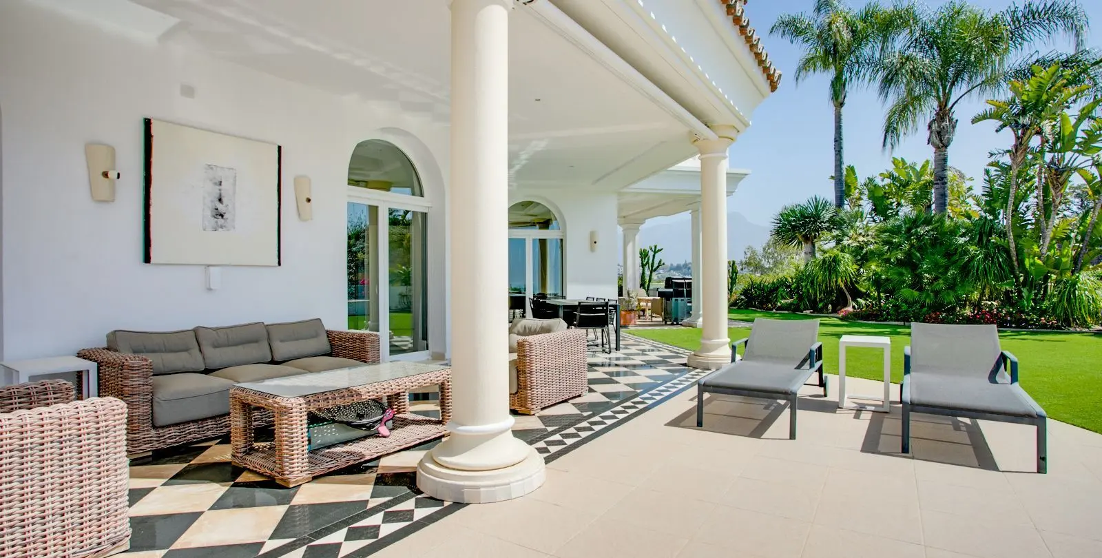 Sale of detached villa in Benahavís 50