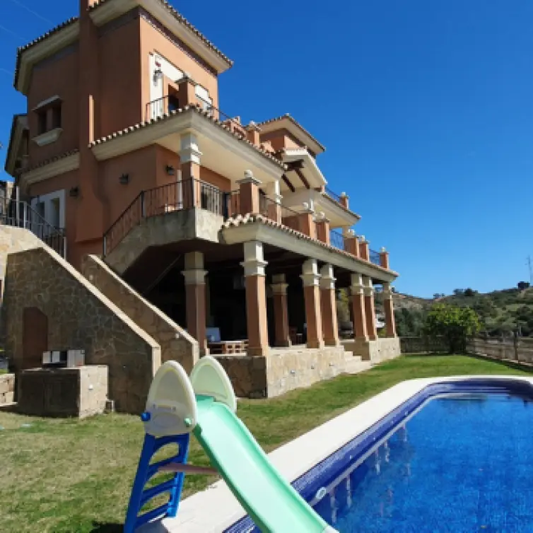 Long-term rent of detached villa in El Rosario