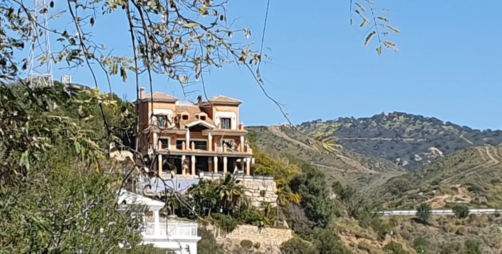 Alquiler a largo plazo de villa independiente en El Rosario 27
