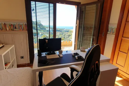 Image 31 thumb