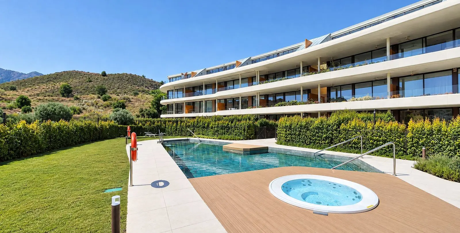 Venta de apartamento en planta media en Fuengirola 2