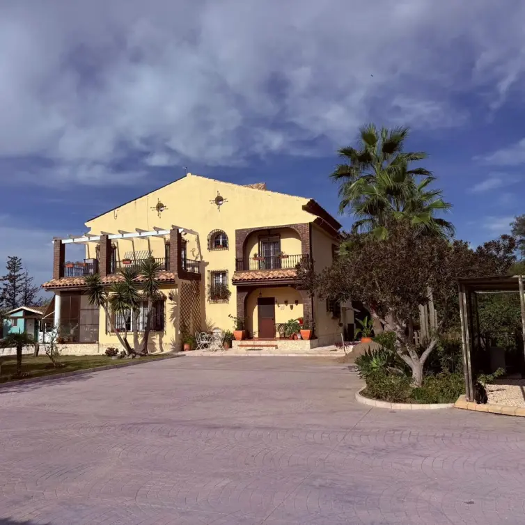 Venta de finca - cortijo en Santa Rosalía