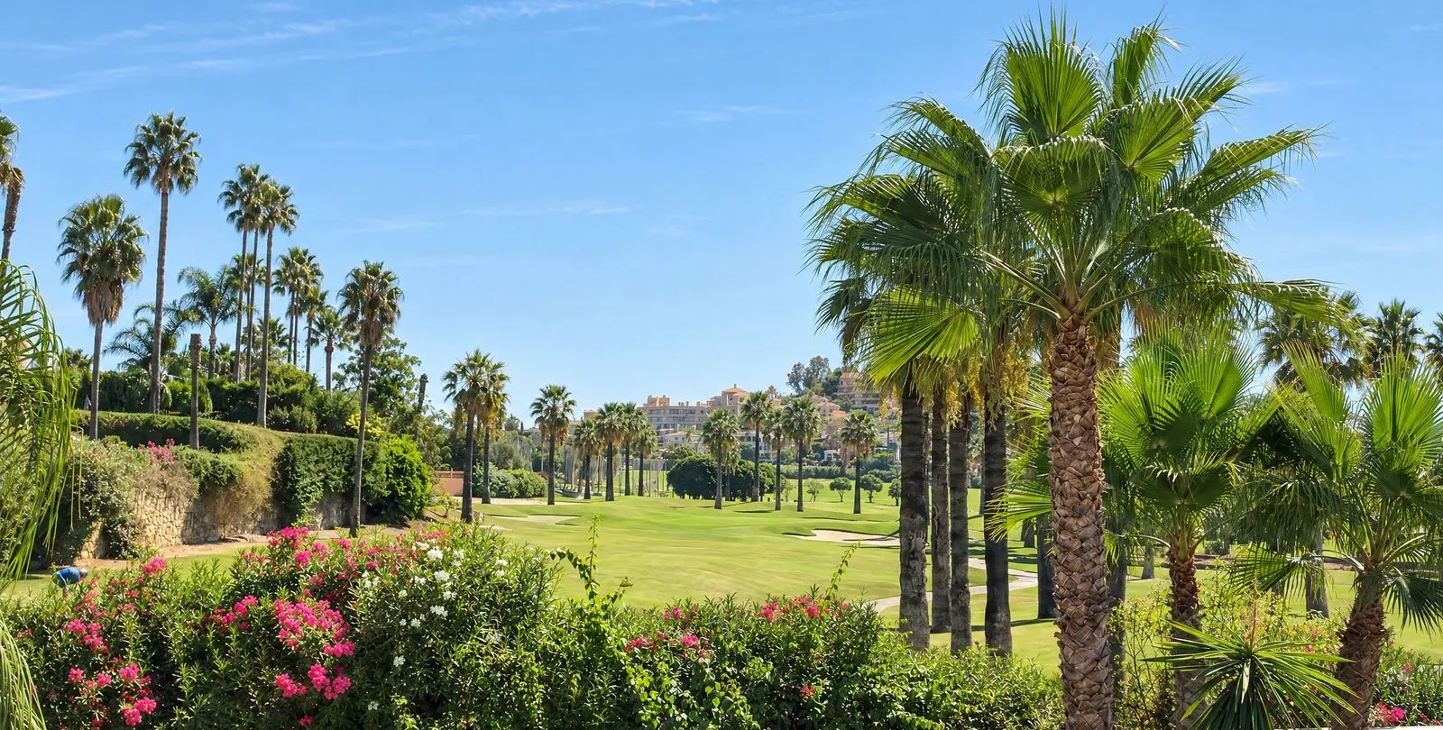 Venta de villa independiente en Nueva Andalucía 2