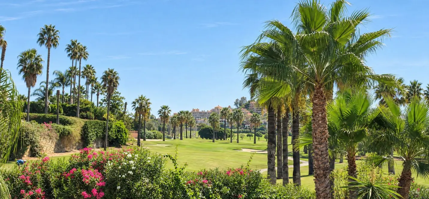 Venta de villa independiente en Nueva Andalucía 1