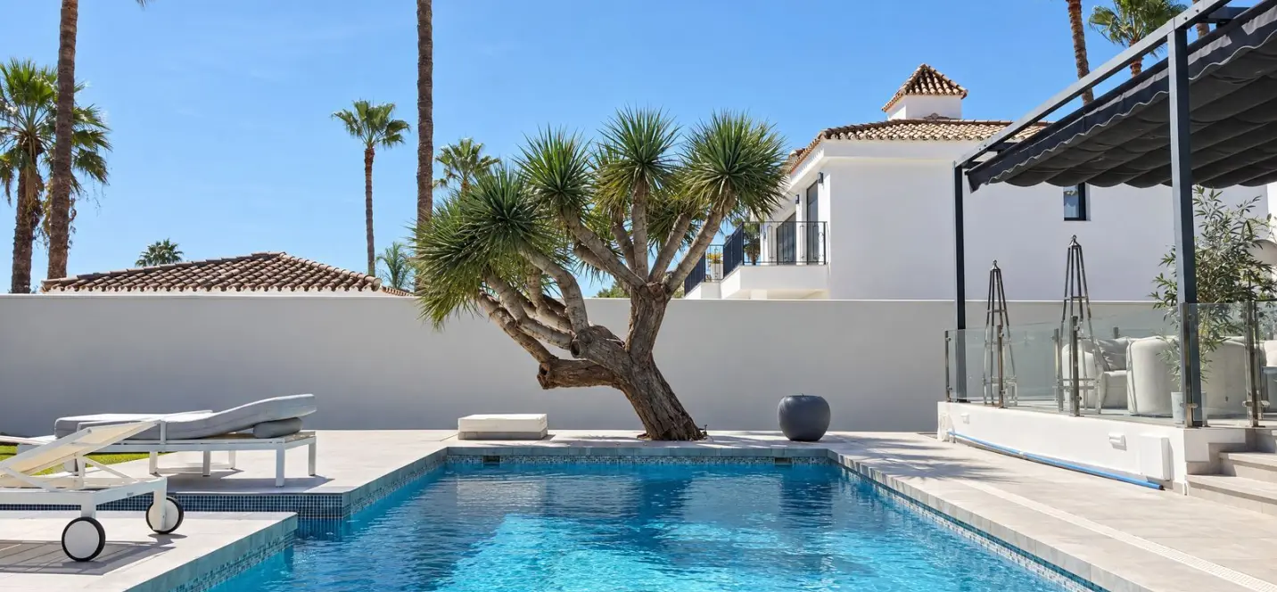 Venta de villa independiente en Nueva Andalucía 2