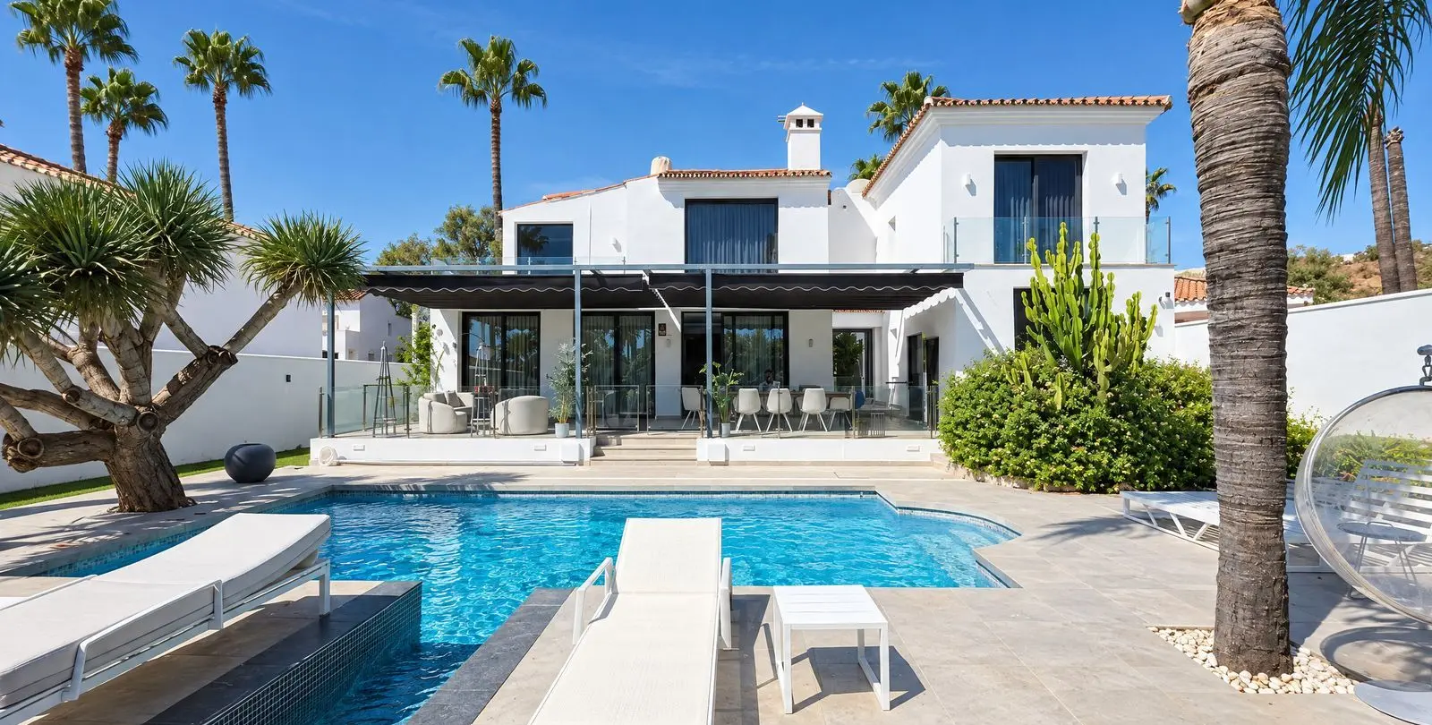Venta de villa independiente en Nueva Andalucía 4