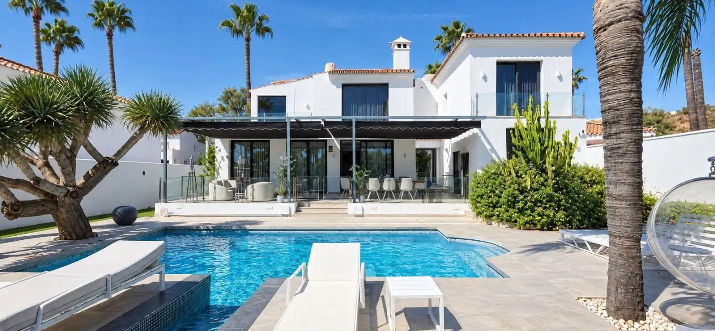 Venta de villa independiente en Nueva Andalucía 3