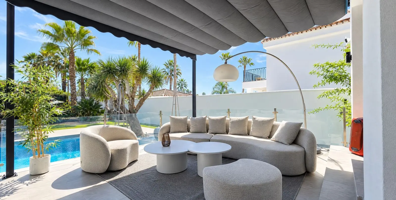 Venta de villa independiente en Nueva Andalucía 8
