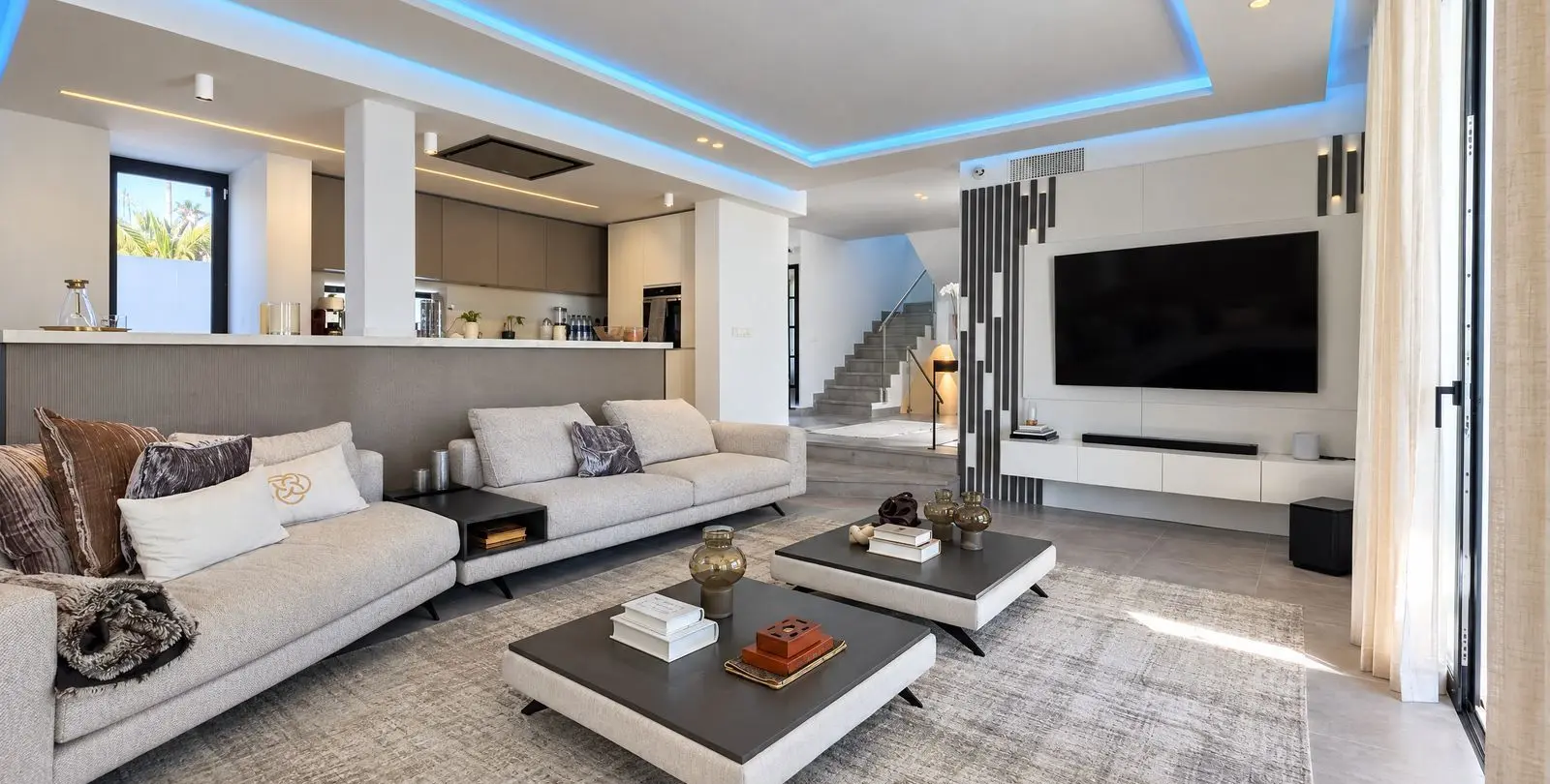 Venta de villa independiente en Nueva Andalucía 10
