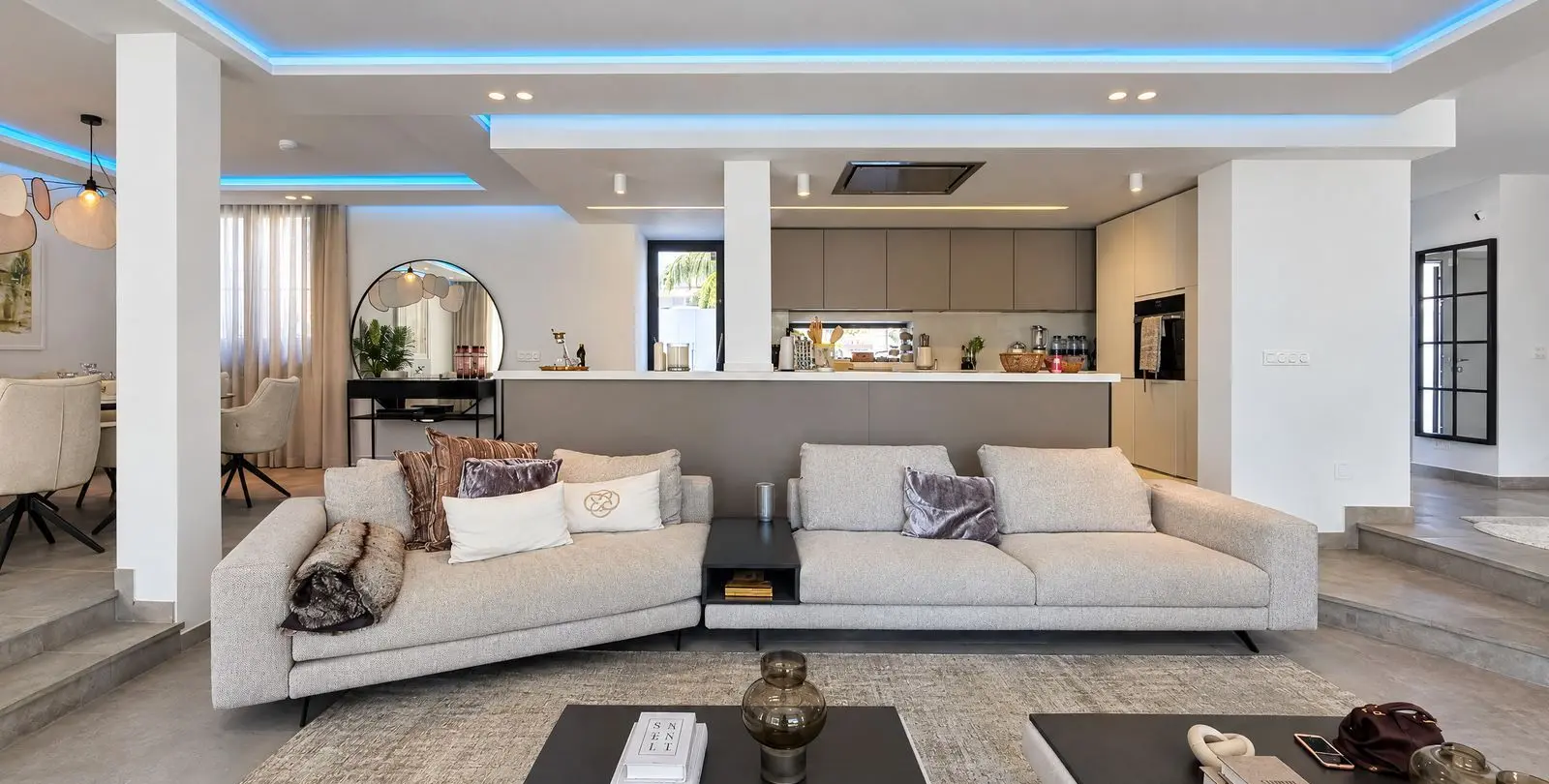 Venta de villa independiente en Nueva Andalucía 11