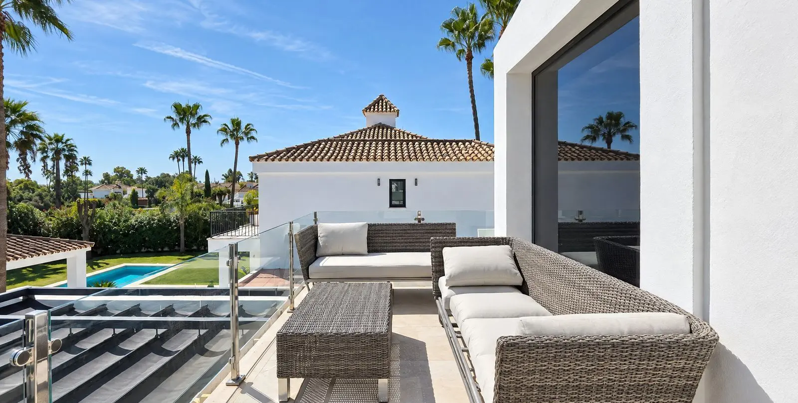 Venta de villa independiente en Nueva Andalucía 16