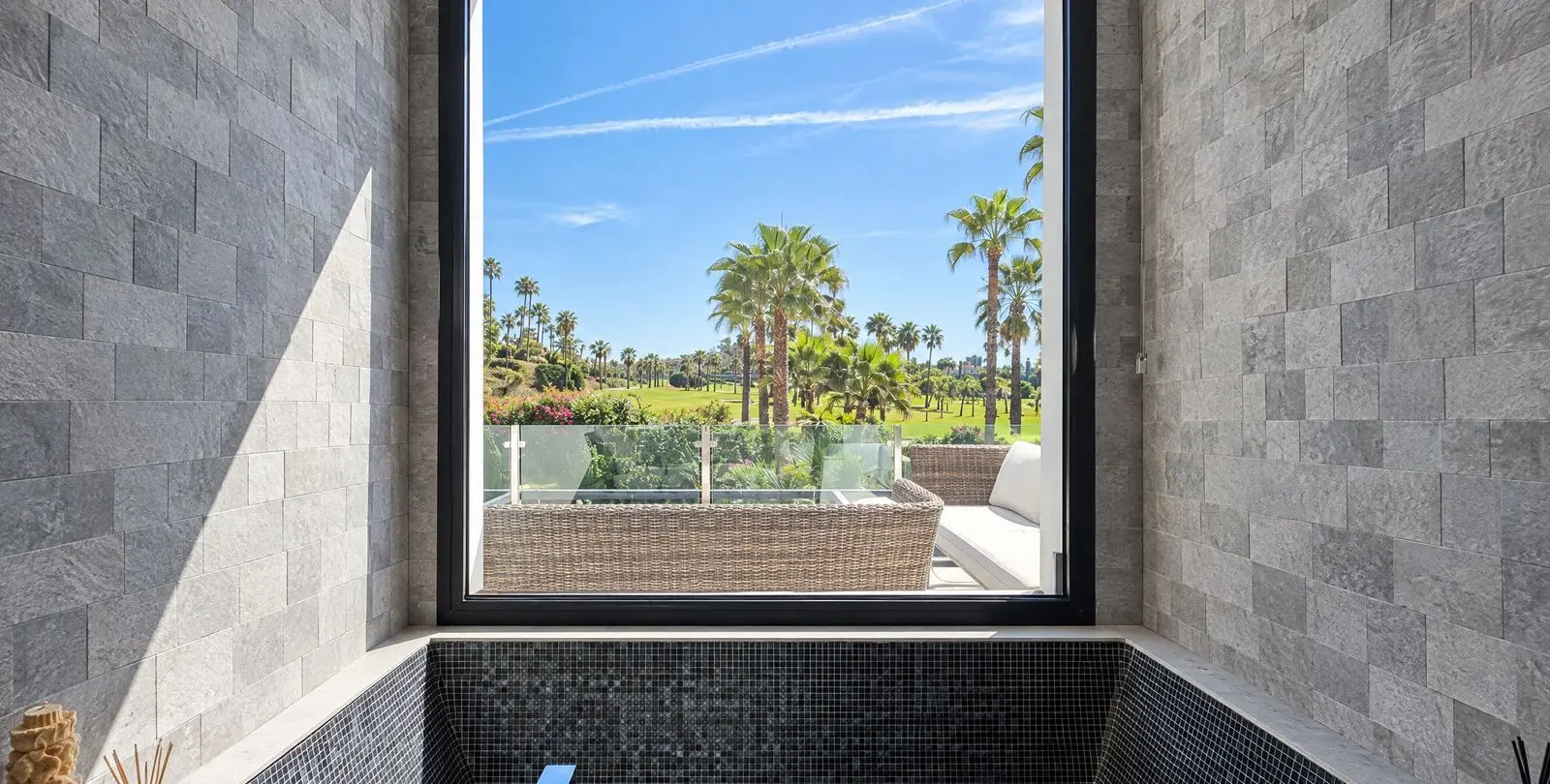 Venta de villa independiente en Nueva Andalucía 26