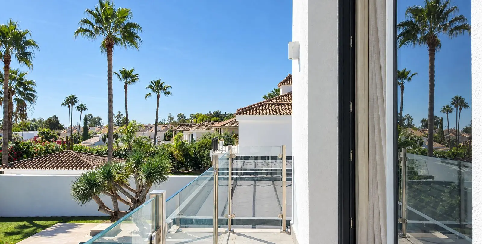 Venta de villa independiente en Nueva Andalucía 28