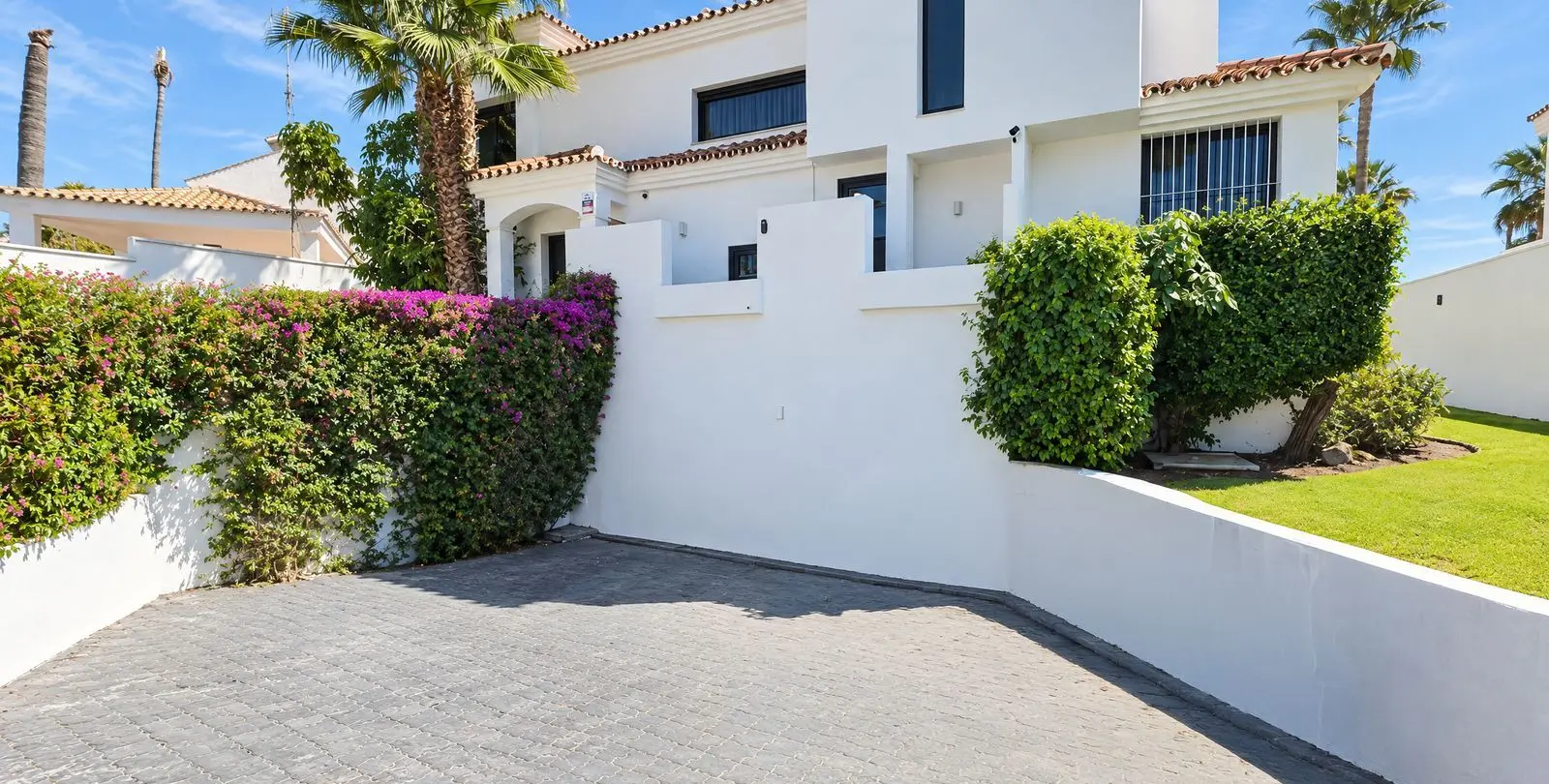 Venta de villa independiente en Nueva Andalucía 46