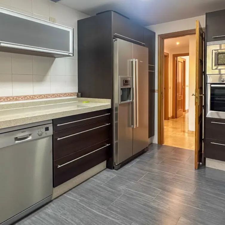 Venta de apartamento en planta media en Torremolinos