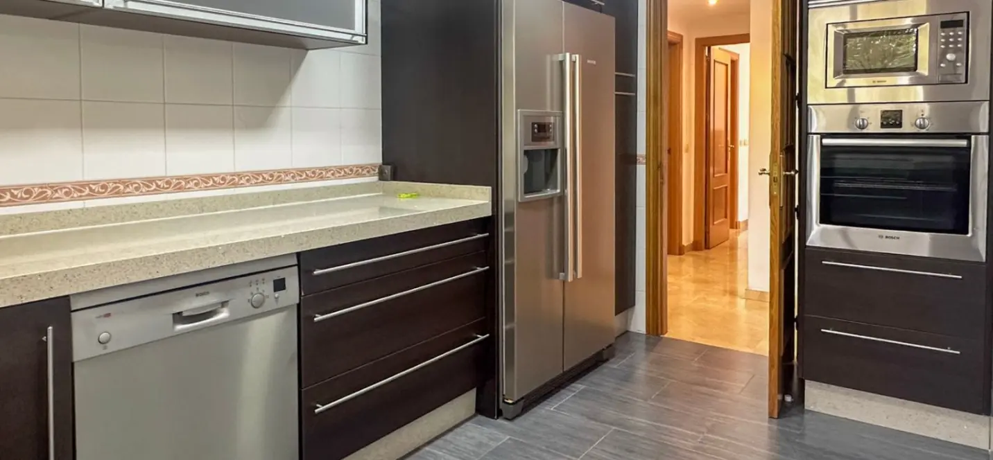 Venta de apartamento en planta media en Torremolinos 3