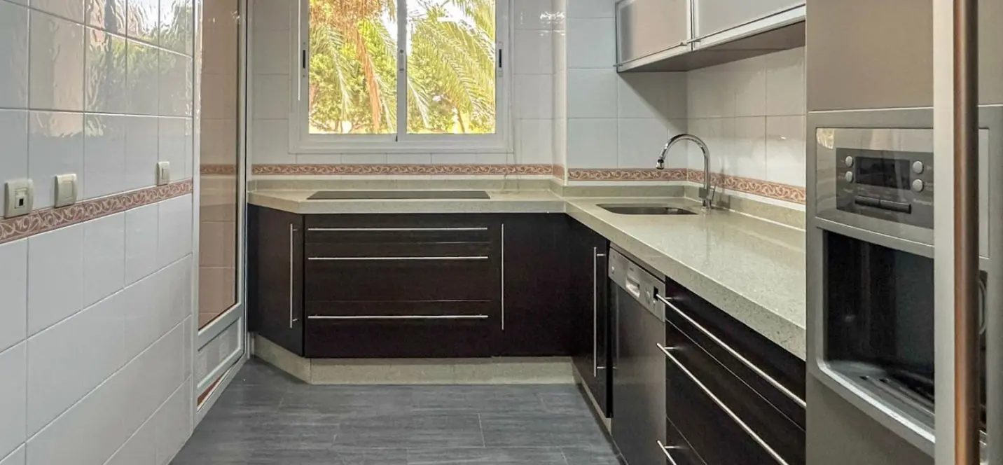 Venta de apartamento en planta media en Torremolinos 4
