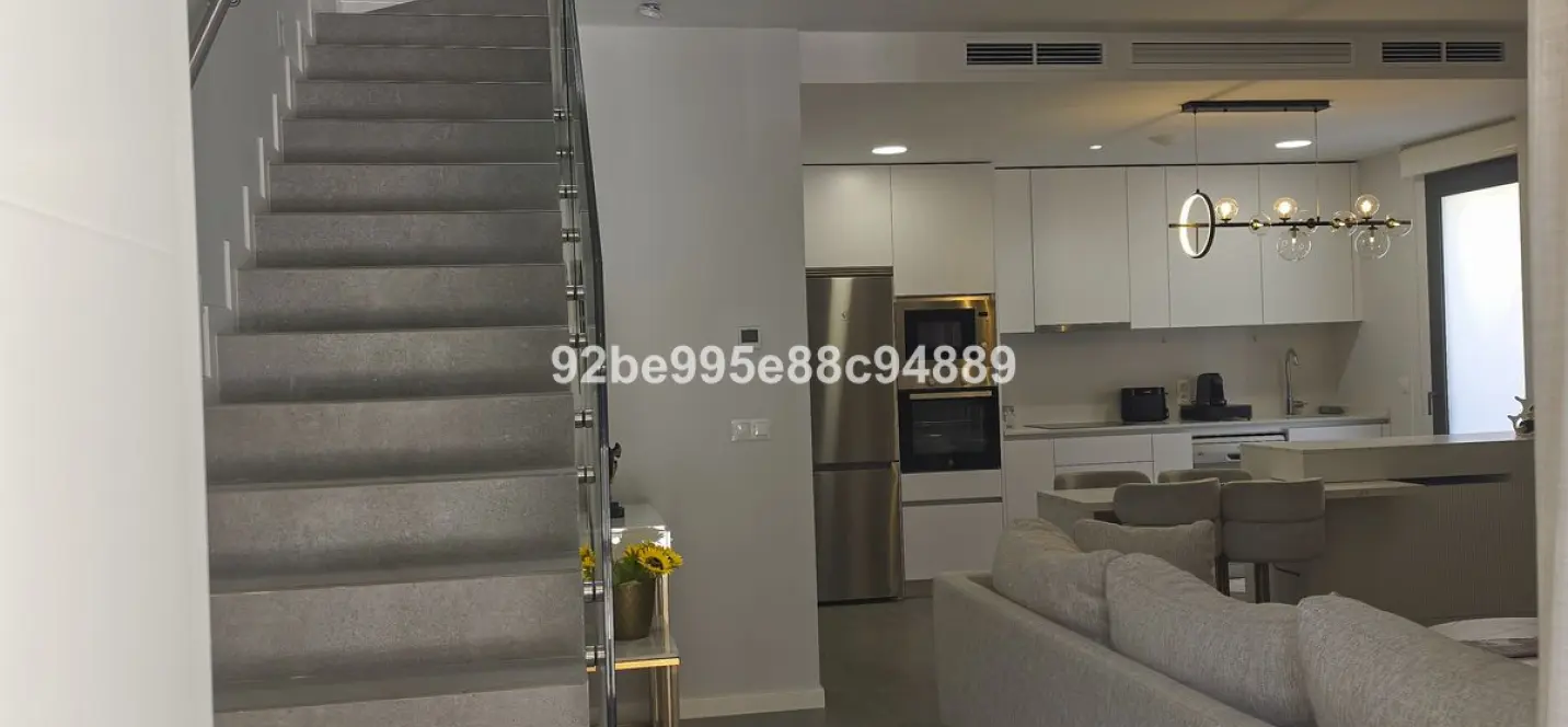 Long-term rent of semi-detached house in Riviera del Sol 1