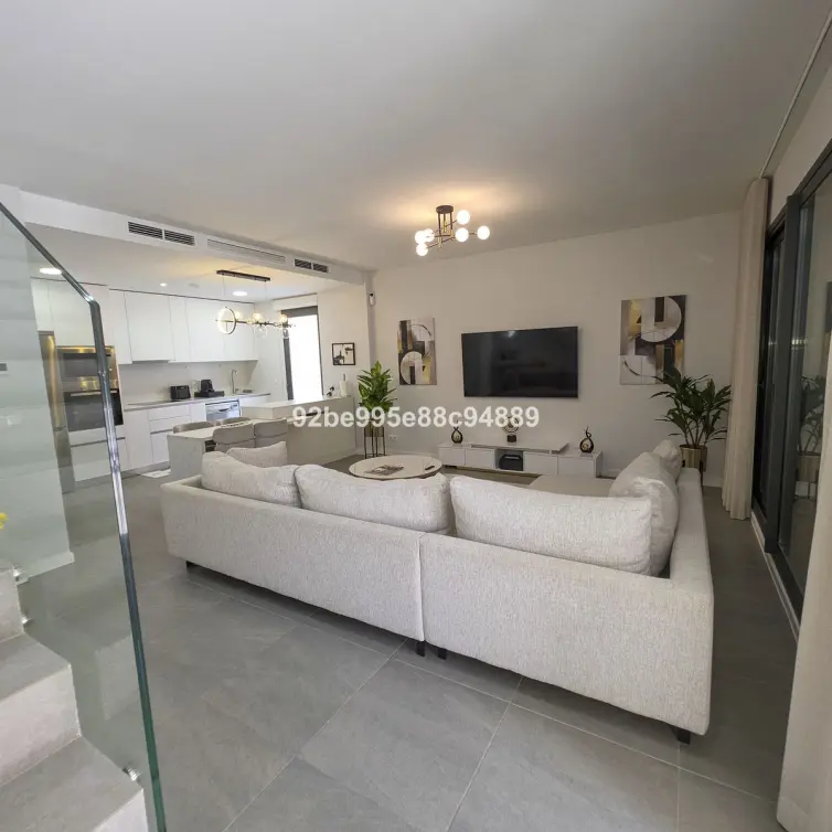 Long-term rent of semi-detached house in Riviera del Sol
