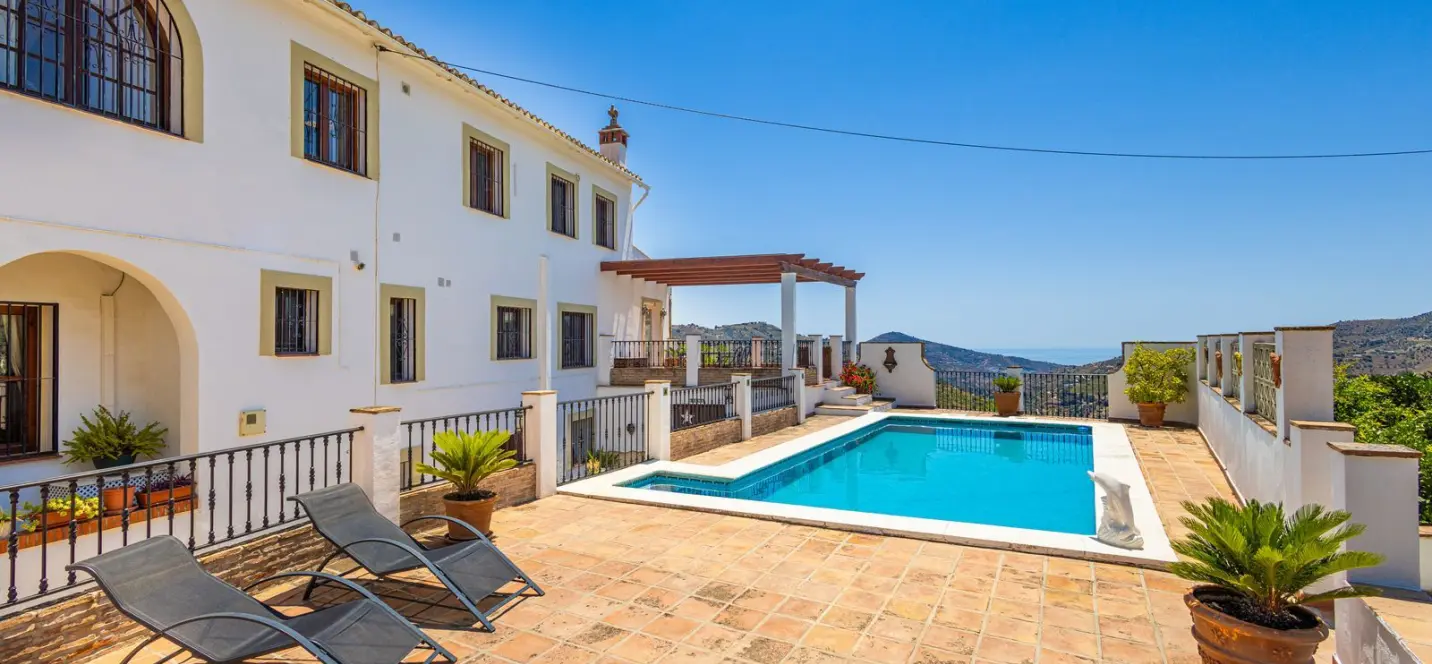 Venta de finca - cortijo en Canillas de Albaida 0