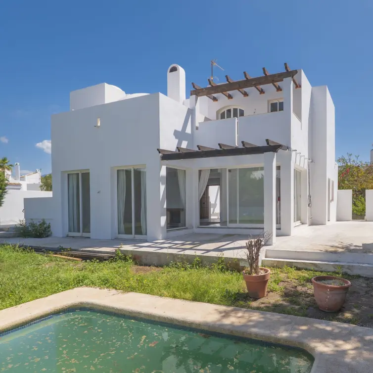 Venta de villa independiente en Puerto Banús