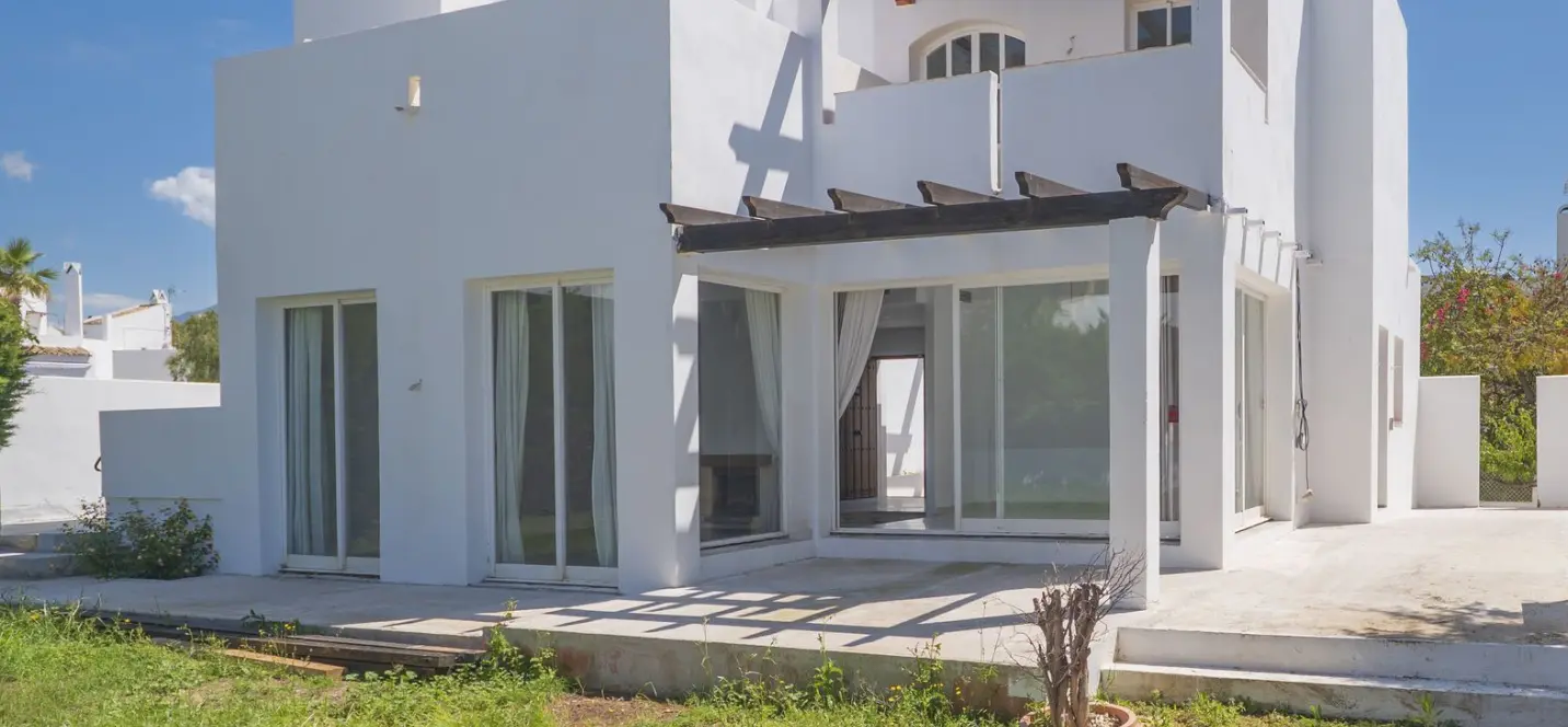 Venta de villa independiente en Puerto Banús 1