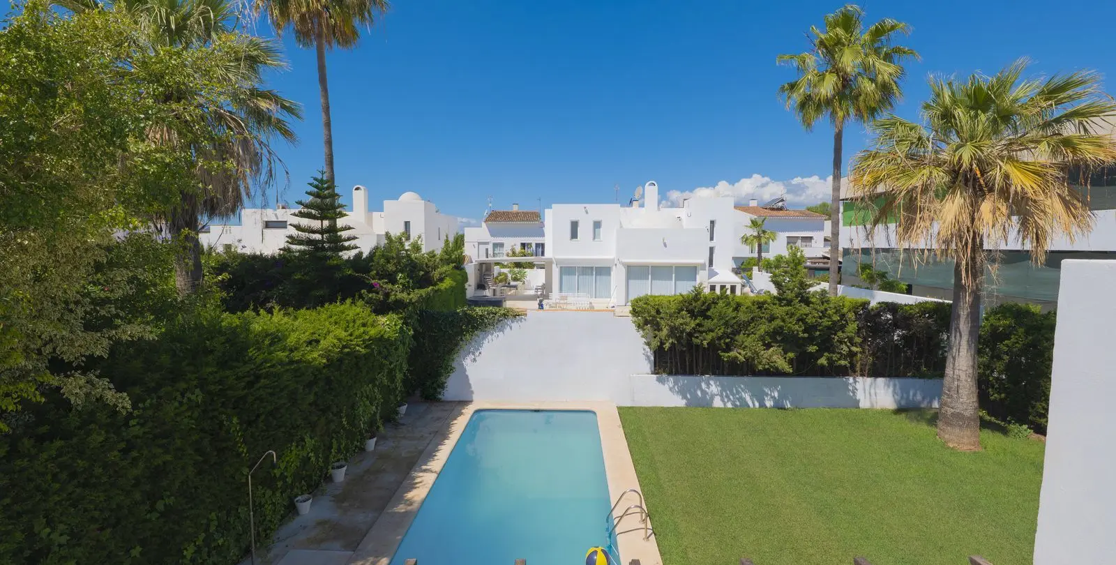 Venta de villa independiente en Puerto Banús 3