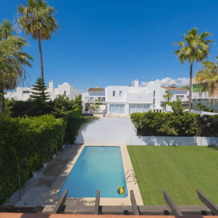 Venta de villa independiente en Puerto Banús