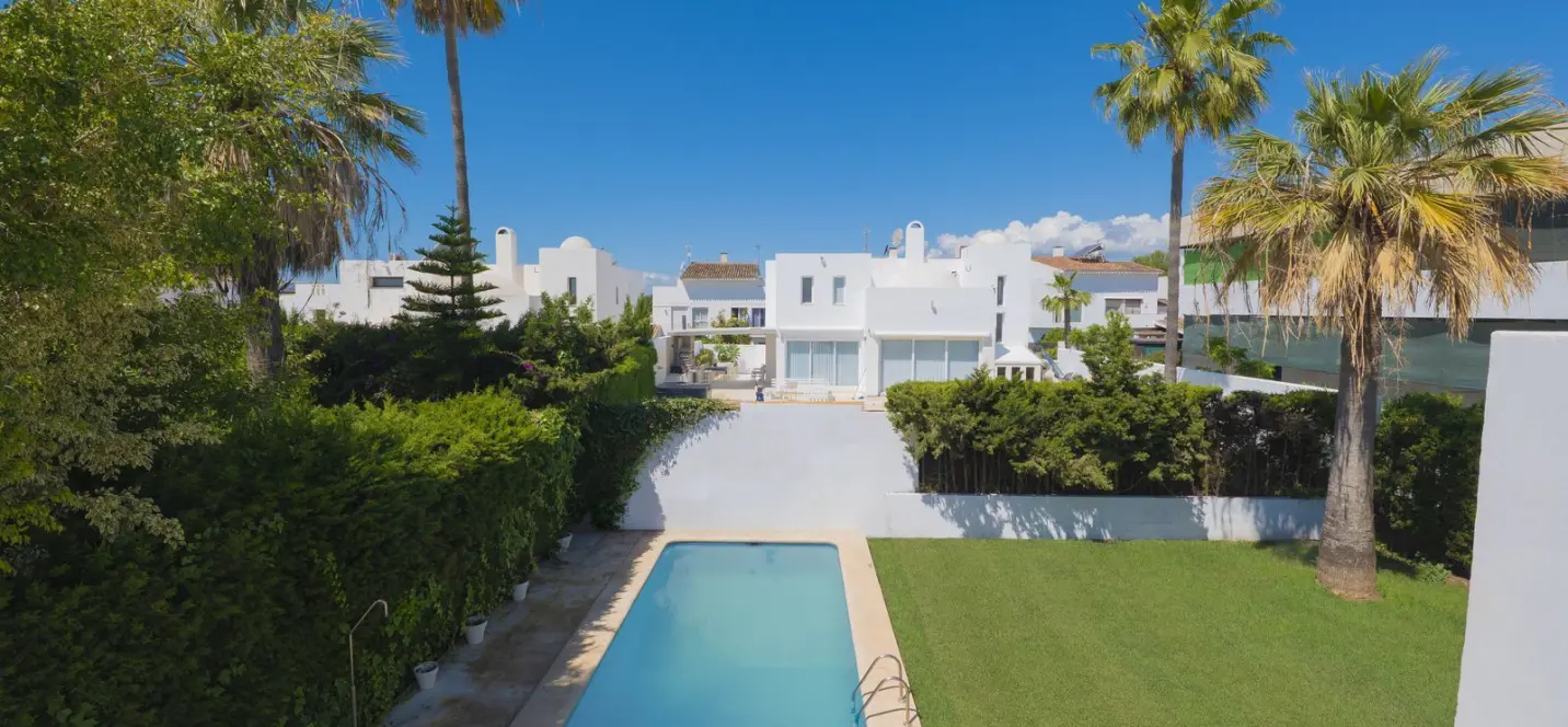 Venta de villa independiente en Puerto Banús 2