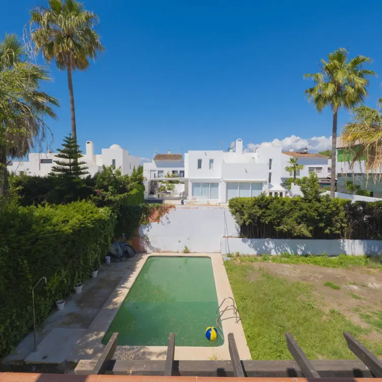 Venta de villa independiente en Puerto Banús