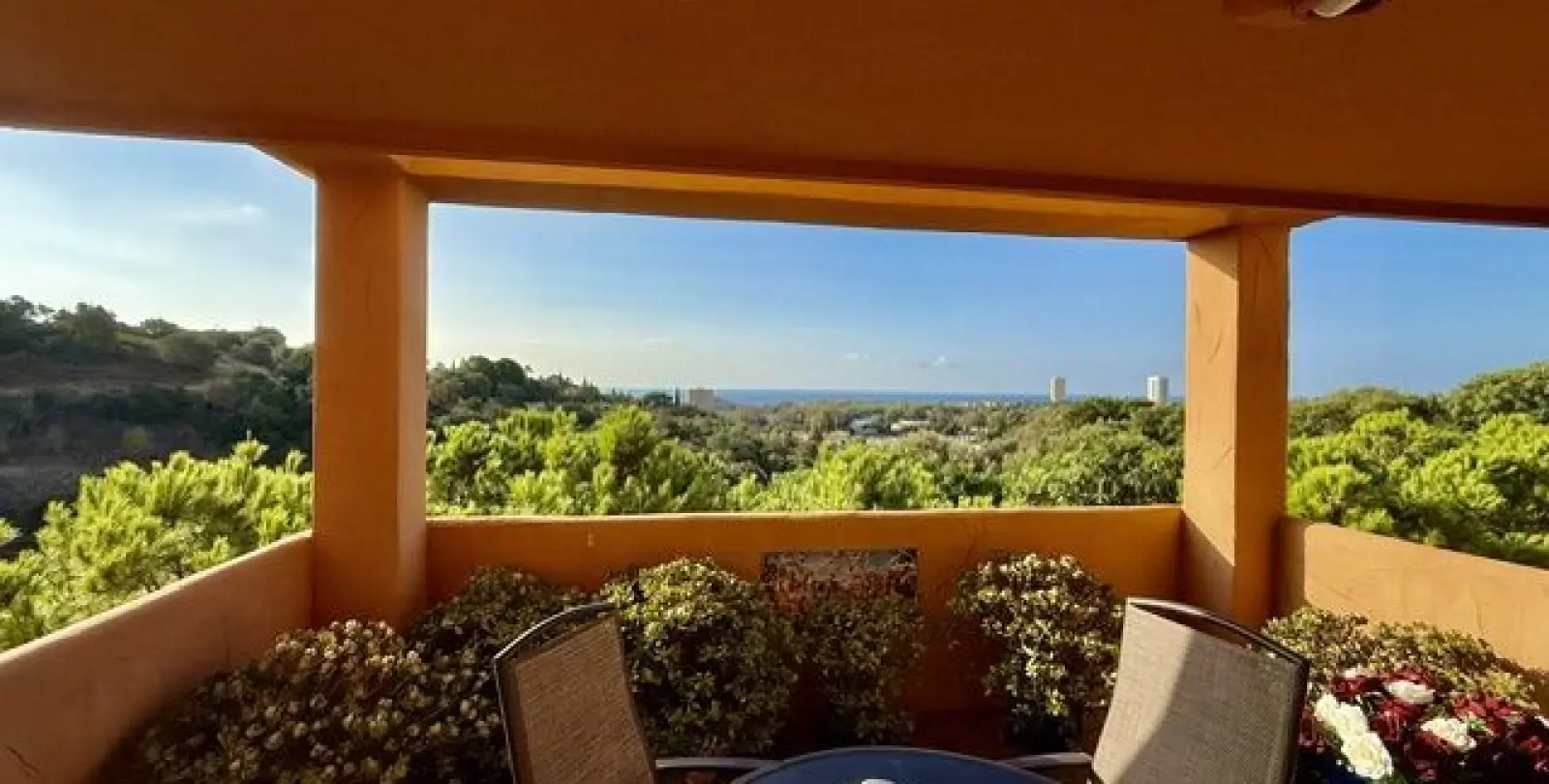 Sale of middle floor apartment in Santa María 1